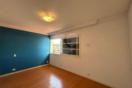 Sobrado à venda ou para alugar com 4 quartos, sendo 1 suíte, em Santo Amaro, São Paulo, SP