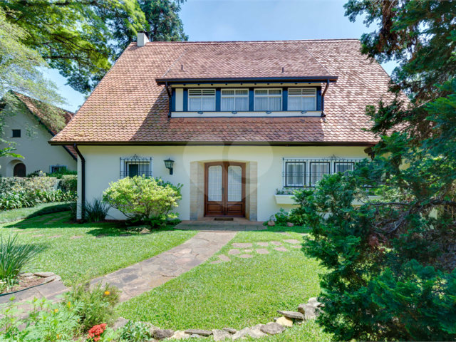 Casa à venda com 4 quartos, sendo 1 suíte,  em Alto da Boa Vista, São Paulo, SP