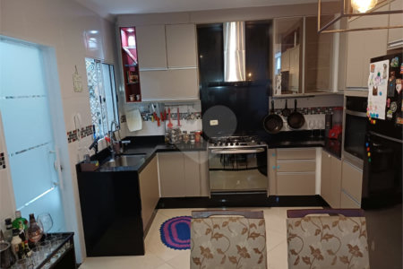 Casa à venda com 3 quartos, sendo 1 suíte,  no condomínio Residencial Shekinah, São Paulo - SP