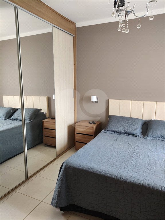 Casa à venda com 3 quartos, sendo 1 suíte, no condomínio Campos do Conde I, Paulínia - SP