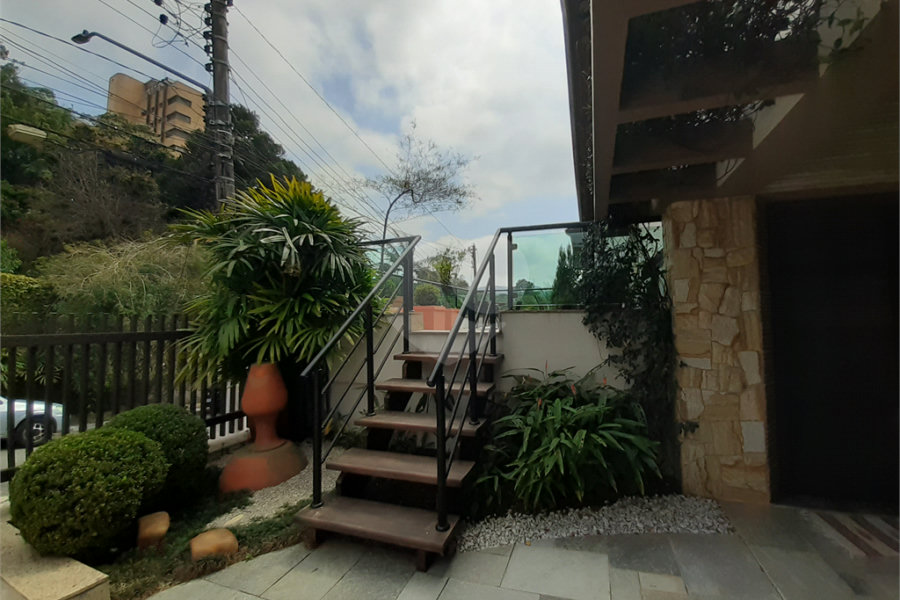 Casa à venda com 4 quartos, sendo 2 suítes,  em Jardim Floresta, São Paulo, SP