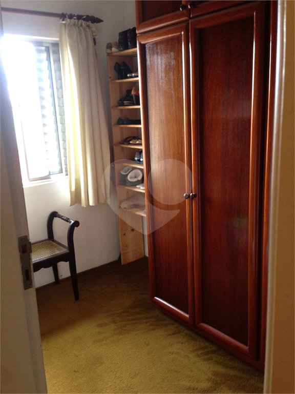 Sobrado à venda com 4 quartos, sendo 1 suíte, em Jardim Celeste, São Paulo, SP