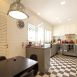 Casa à venda com 4 suítes no condomínio Outeiro, São Paulo - SP