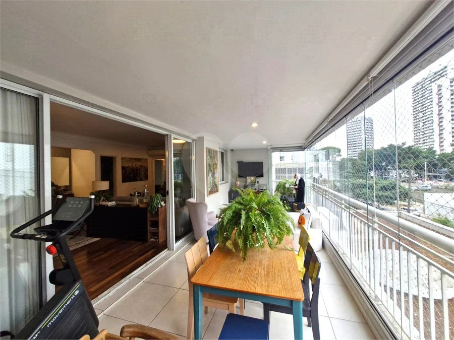 Apartamento à venda com 3 suítes em Alto da Boa Vista, São Paulo, SP