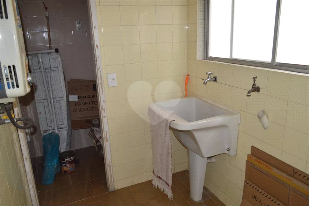 Apartamento à venda com 3 quartos, sendo 1 suíte,  em Vila Mariana, São Paulo, SP