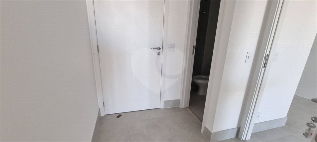 Apartamento à venda com 3 suítes em Moema, São Paulo, SP