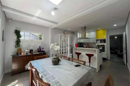 Sobrado à venda com 3 quartos, sendo 1 suíte,  em Brooklin Paulista, São Paulo, SP