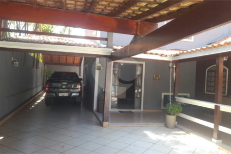 Sobrado à venda com 3 suítes em Interlagos, São Paulo, SP
