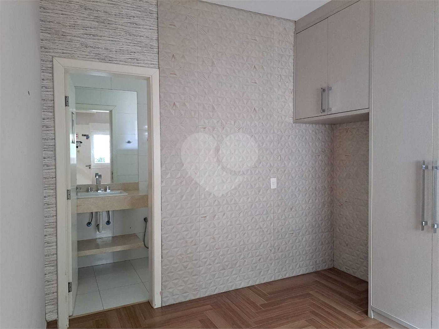Casa à venda com 3 quartos, sendo 1 suíte, no condomínio Terra Nobre, Indaiatuba - SP