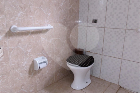 Casa à venda com 3 quartos, sendo 1 suíte, em Vila Santa Helena, Atibaia, SP
