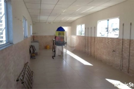 Casa com 400m², 2 dormitórios, 2 vagas de garagem, à venda na Vila Matilde.