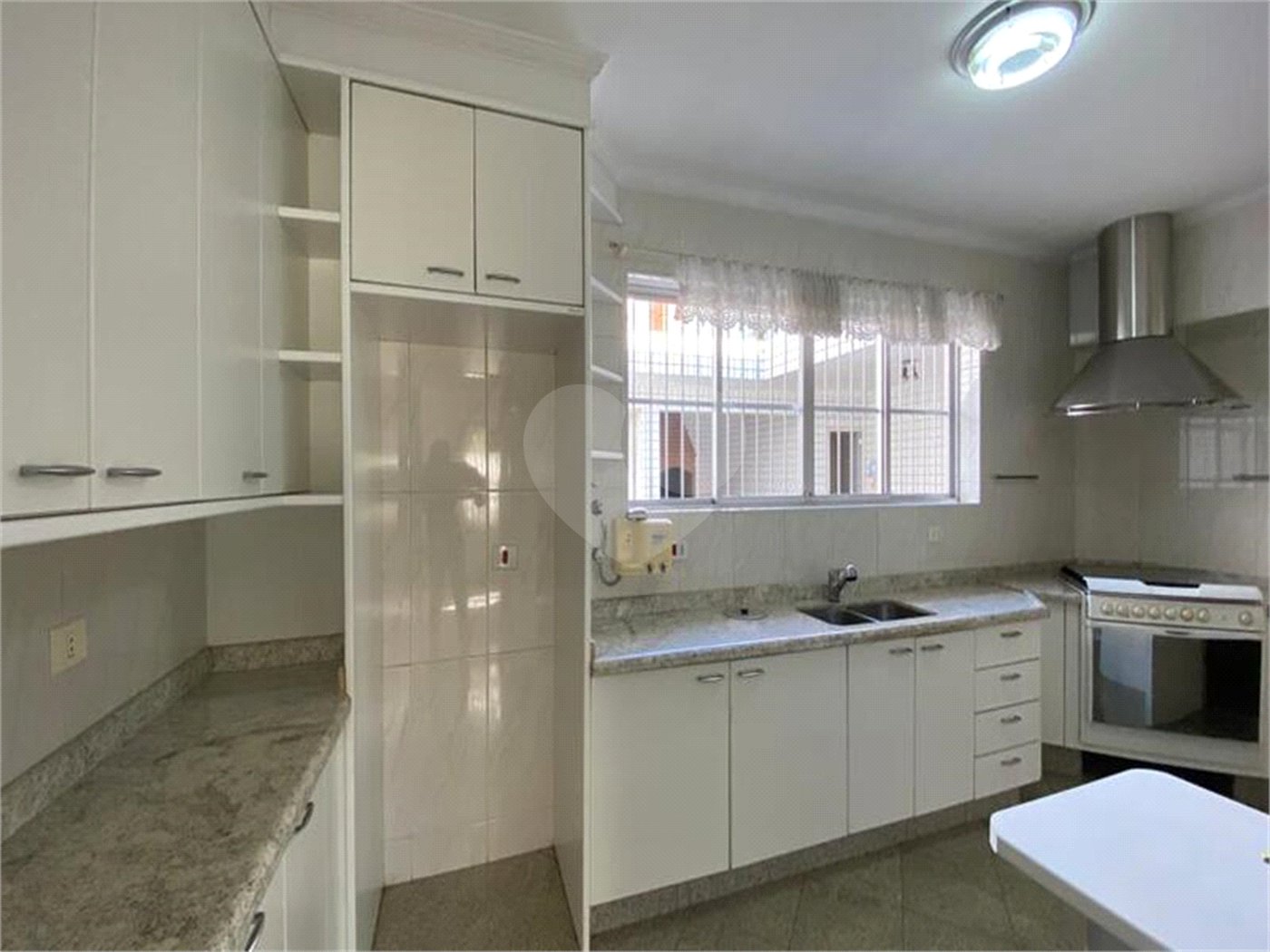 Casa Térrea à venda com 4 quartos, sendo 2 suítes, em Jardim Floresta, São Paulo, SP