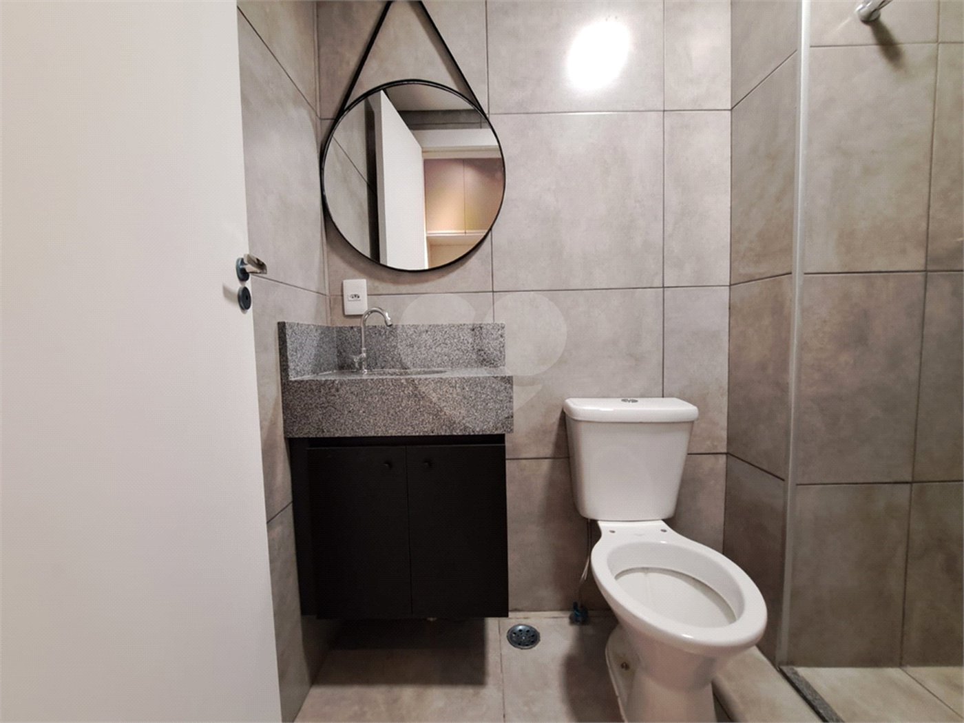 Studio de 35m2 à venda reformado com varanda na Vila Clementino