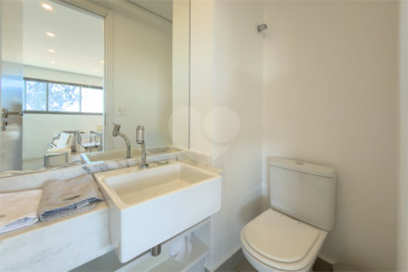 Apartamento de 03 dormitórios sendo 02 suítes com 02 vagas de garagem.