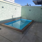 casa térrea, recém construida, 3 dormitórios sendo 1 suíte, 2 vagas de garagem, piscina e espaço gourmet