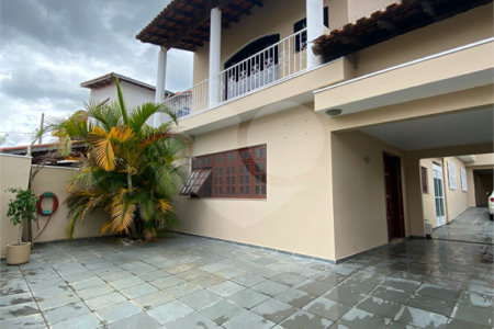 Sobrado à venda com 5 quartos em Jardim São Pedro, Mogi das Cruzes, SP