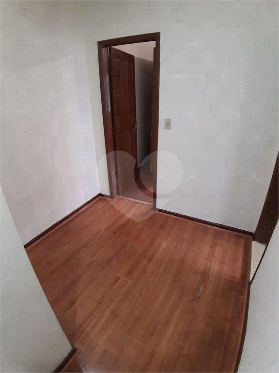 Sobrado à venda com 4 quartos, sendo 1 suíte, em Vila Gomes, São Paulo, SP