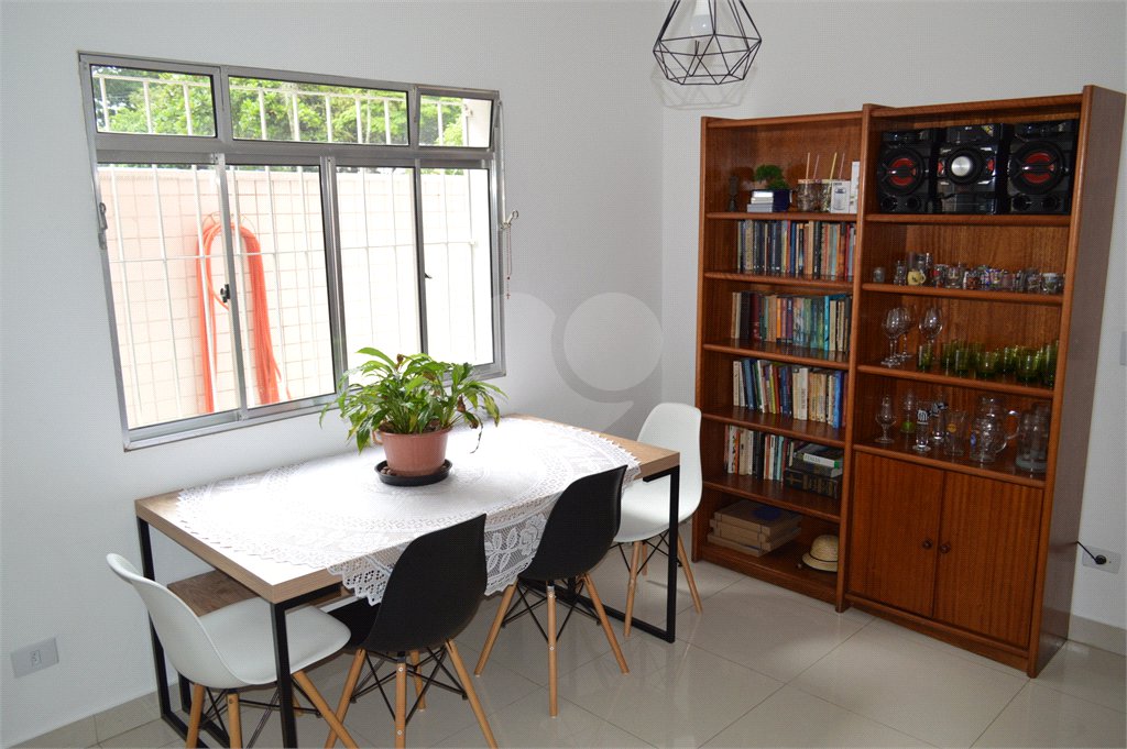 Casa à venda com 3 quartos, sendo 1 suíte, em Jardim Prudência, São Paulo, SP