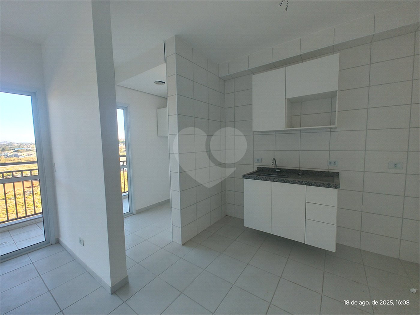 Apartamento para alugar com 3 quartos, sendo 1 suíte,  em Jardim das Palmeiras, Atibaia, SP
