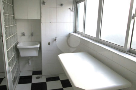 Apartamento à venda com 3 quartos, sendo 1 suíte,  em Paraíso, São Paulo, SP