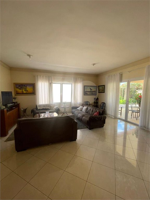 Casa à venda com 5 quartos, sendo 4 suítes,  em Vila Oliveira, Mogi das Cruzes, SP