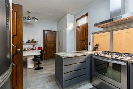 Casa Térrea à venda com 3 quartos, sendo 1 suíte, em Alto de Pinheiros, São Paulo, SP