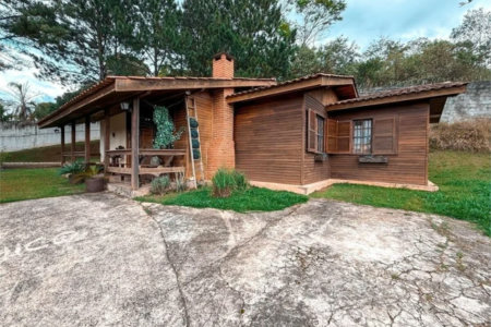 Casa à venda com 3 quartos, sendo 1 suíte, em Chácara São João, Carapicuíba, SP