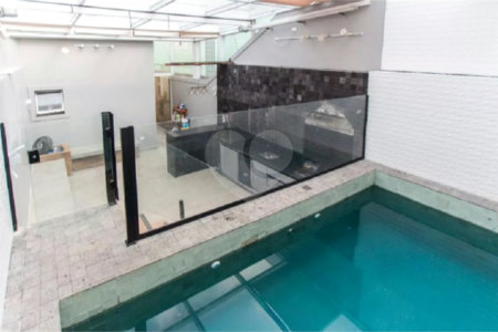 Sobrado à venda com 3 quartos, sendo 1 suíte, em Vila Nivi, São Paulo, SP