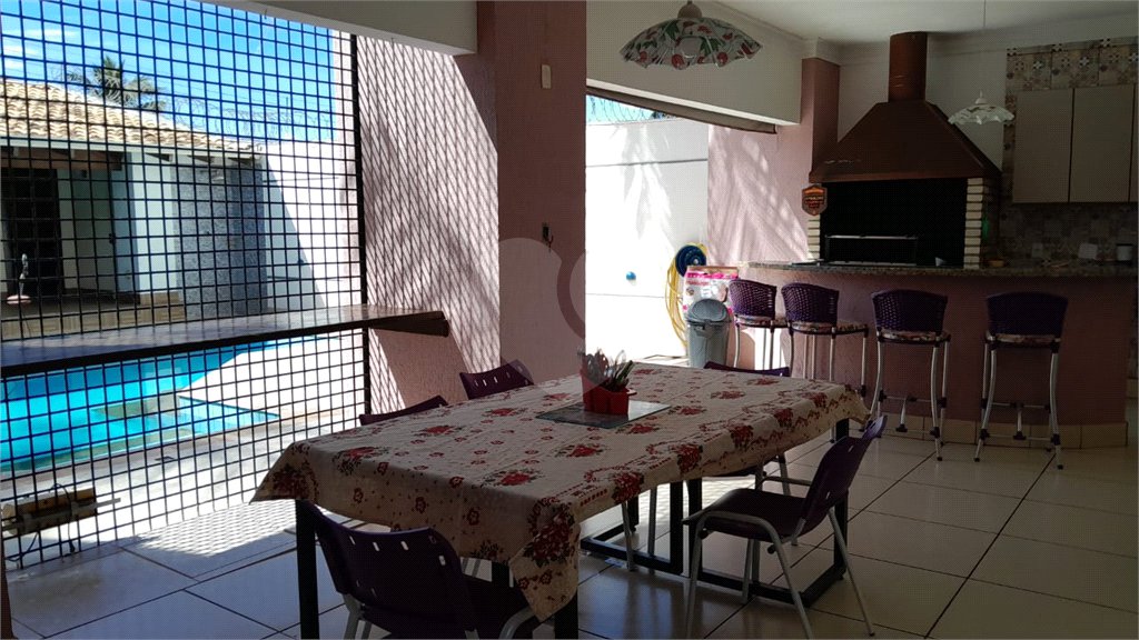 Casa à venda com 4 quartos, sendo 3 suítes, em Boa Esperança, Cuiabá, MT