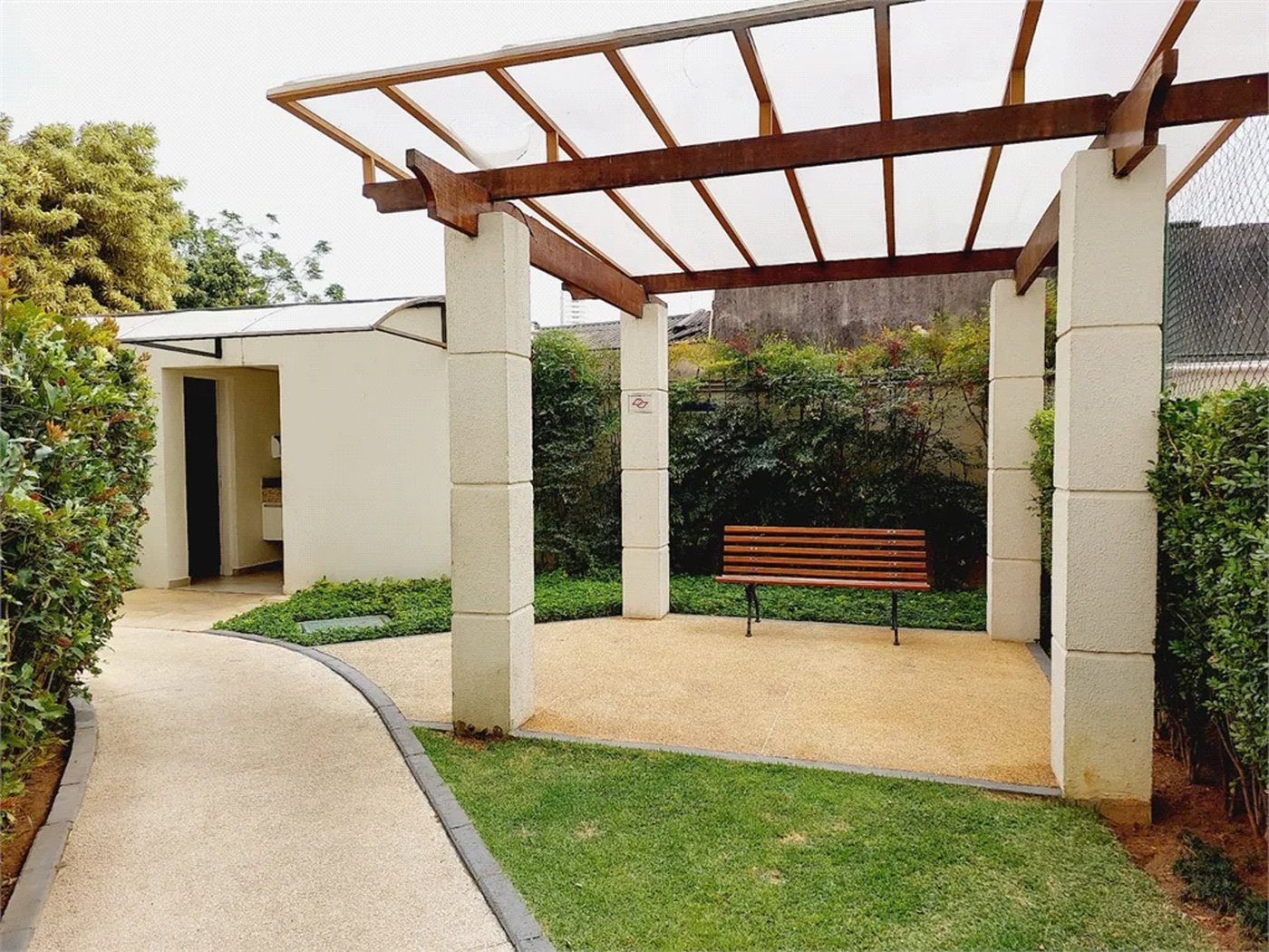 Apartamento à venda ou para alugar com 2 quartos em Vila Anastácio, São Paulo, SP