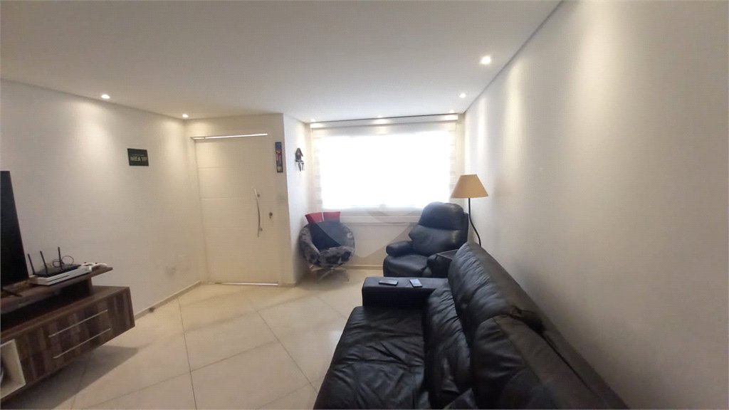Sobrado à venda com 3 suítes em Vila Nivi, São Paulo, SP