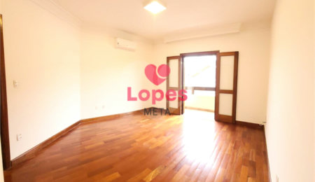 Casa à venda com 4 quartos, sendo 2 suítes,  no condomínio Colinas, São José dos Campos - SP