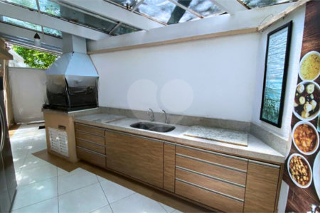 Casa à venda com 4 quartos, sendo 2 suítes, no condomínio Sunríse, São Paulo - SP