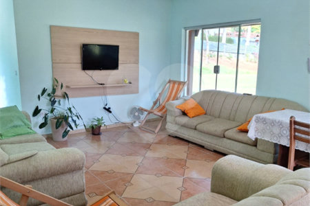 Chácara à venda ou para alugar com 3 quartos, sendo 1 suíte,  em Parque Residencial Itapeti, Mogi das Cruzes, SP