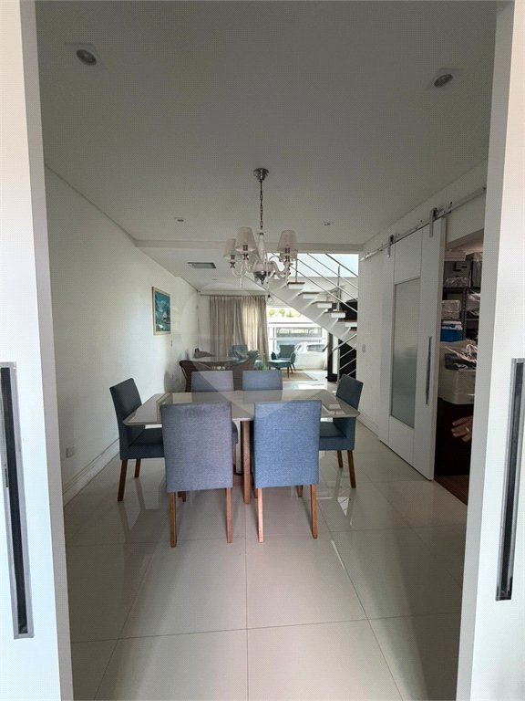 Casa à venda com 3 suítes em Vila Augusta, Guarulhos, SP