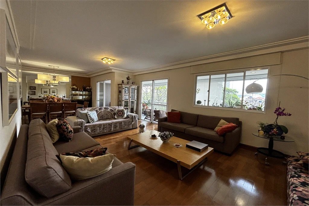 Apartamento para alugar com 3 suítes em Vila Romana, São Paulo, SP