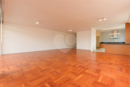 Apartamento à venda com 3 quartos, sendo 1 suíte,  em Santa Cecília, São Paulo, SP
