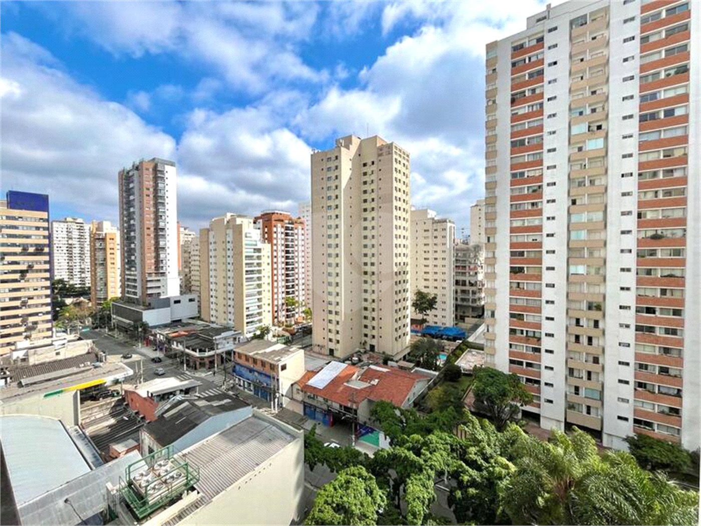 Apartamento à venda com 2 quartos em Moema, São Paulo, SP