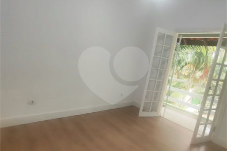 Casa à venda com 4 quartos, sendo 1 suíte, em Ivoturucaia, Jundiaí, SP