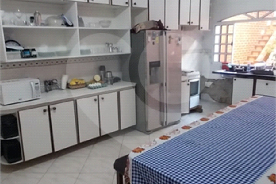 Casa à venda com 3 quartos, sendo 1 suíte, em Vila Scarpelli, Santo André, SP