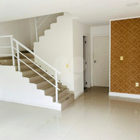 Casa à venda com 4 quartos, sendo 3 suítes, no condomínio Morada da Serra Residencial, Rio de Janeiro - RJ