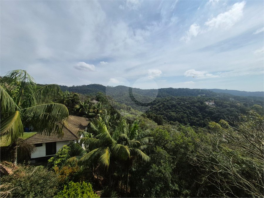 Casa à venda com 3 quartos, sendo 1 suíte, no condomínio Alpes da Cantareira, Mairiporã - SP