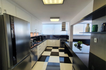 Apartamento à venda com 3 quartos, sendo 2 suítes, em Alto da Boa Vista, São Paulo, SP
