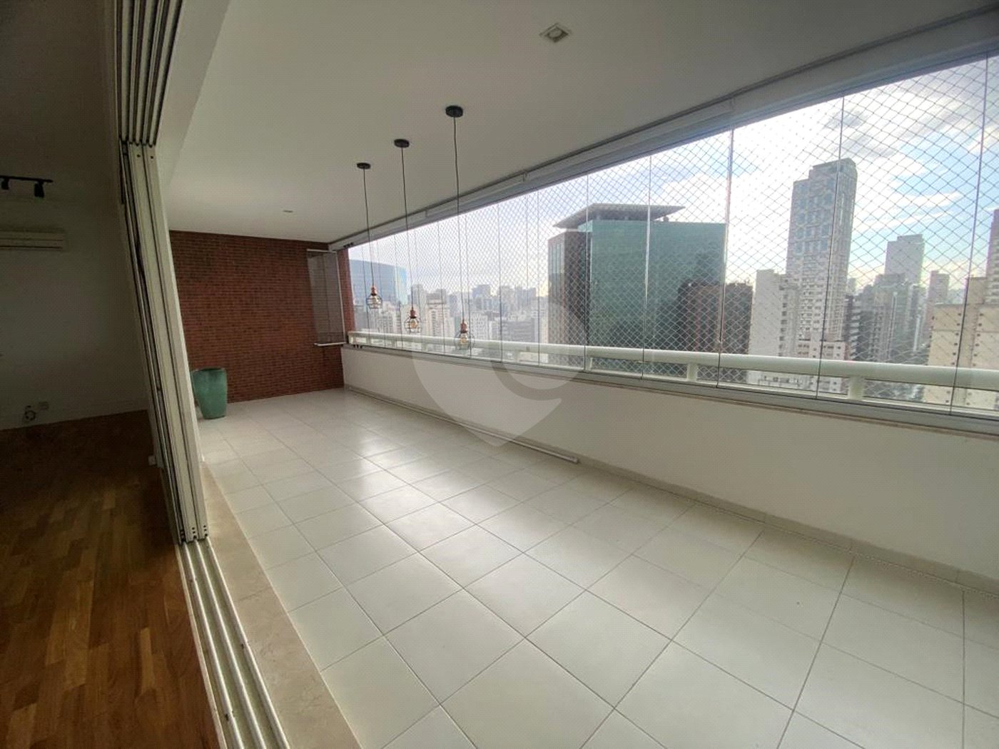 Apartamento para alugar com 3 suítes em Itaim Bibi, São Paulo, SP