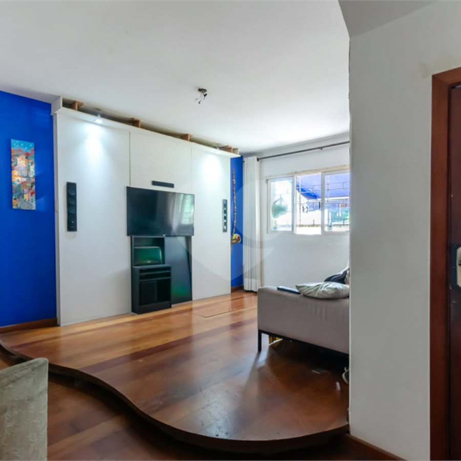 Sobrado à venda ou para alugar com 4 quartos, sendo 1 suíte, em Vila Anglo Brasileira, São Paulo, SP