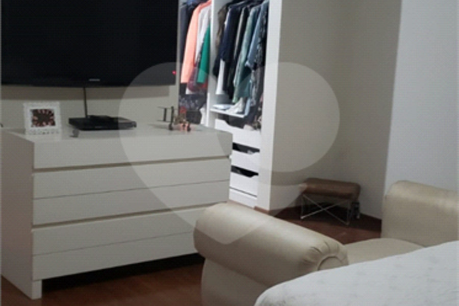 Casa à venda com 4 suítes em Pirucaia, Mairiporã, SP