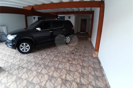 Sobrado à venda com 4 quartos, sendo 1 suíte, em Vila Gomes, São Paulo, SP