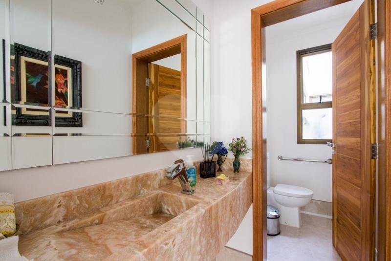 Casa Térrea à venda com 5 suítes em Jardim Marajoara, São Paulo, SP