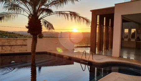 Casa à venda com 4 suítes no condomínio Residencial Jaguary, São José dos Campos - SP