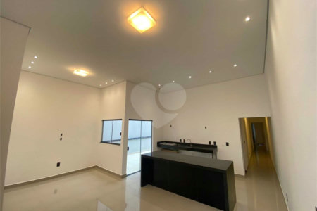 Casa à venda com 3 quartos, sendo 1 suíte,  no condomínio Residencial Helena Maria, Sorocaba - SP